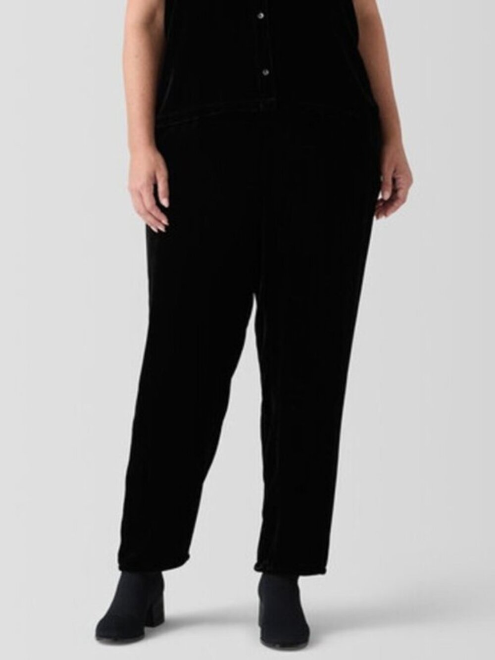 Eileen Fisher Velvet Tapered Pant in Black – Size 1X